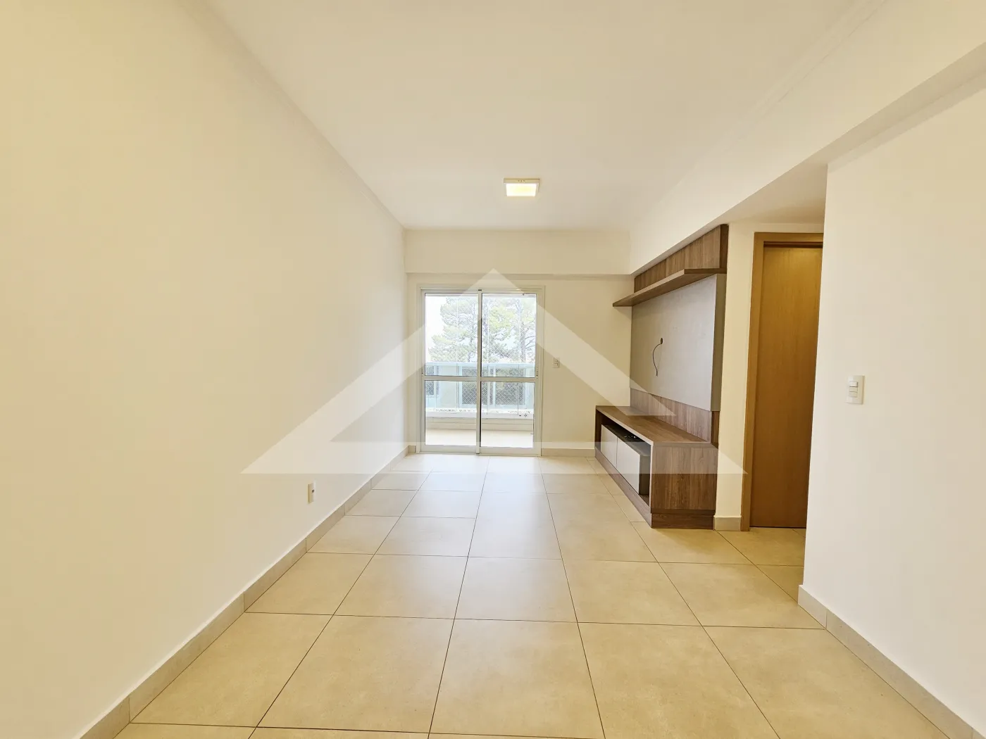 Alugar Apartamento / Padrão em Ribeirão Preto R$ 2.500,00 - Foto 2