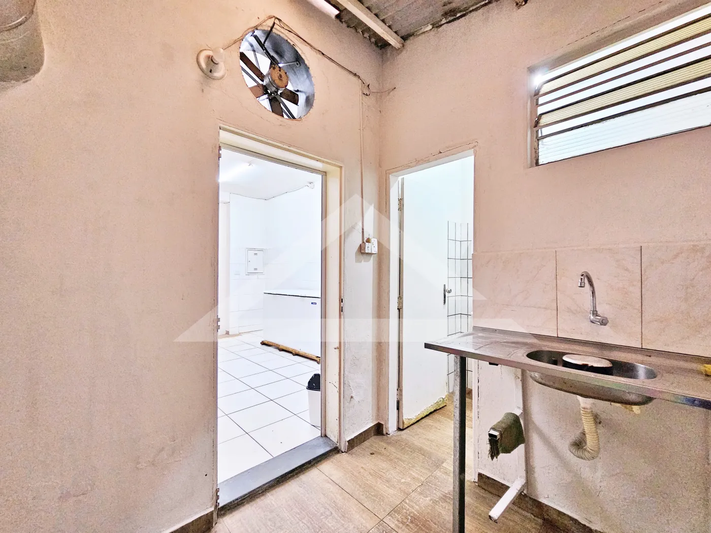 Alugar Comercial / Galpão em Ribeirão Preto R$ 4.900,00 - Foto 11