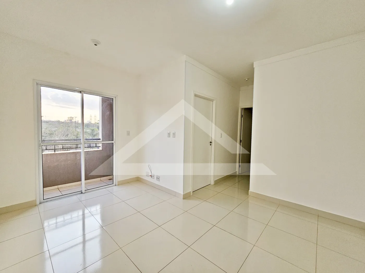 Alugar Apartamento / Padrão em Ribeirão Preto R$ 1.600,00 - Foto 1