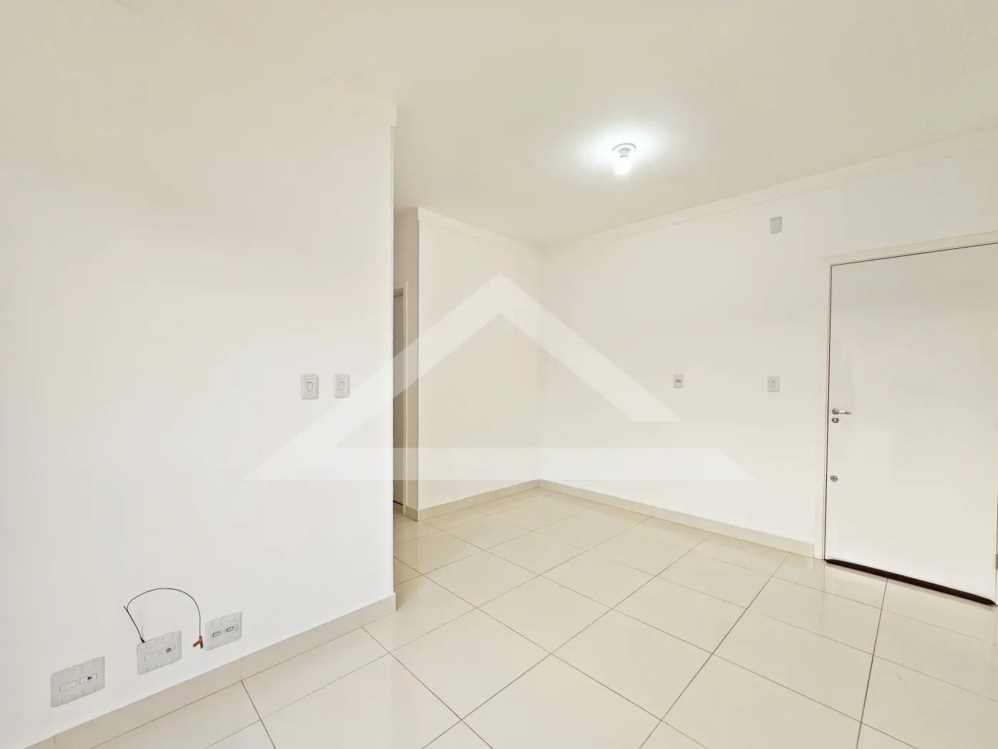 Alugar Apartamento / Padrão em Ribeirão Preto R$ 1.600,00 - Foto 2