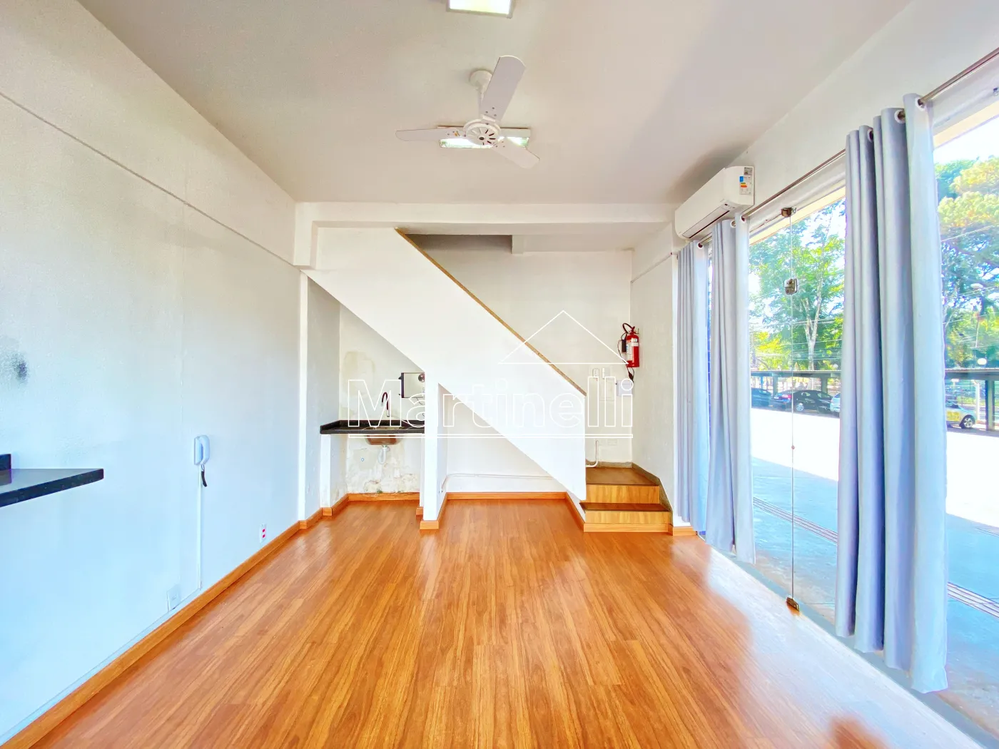 Alugar Comercial / Prédio em Ribeirão Preto R$ 1.600,00 - Foto 1