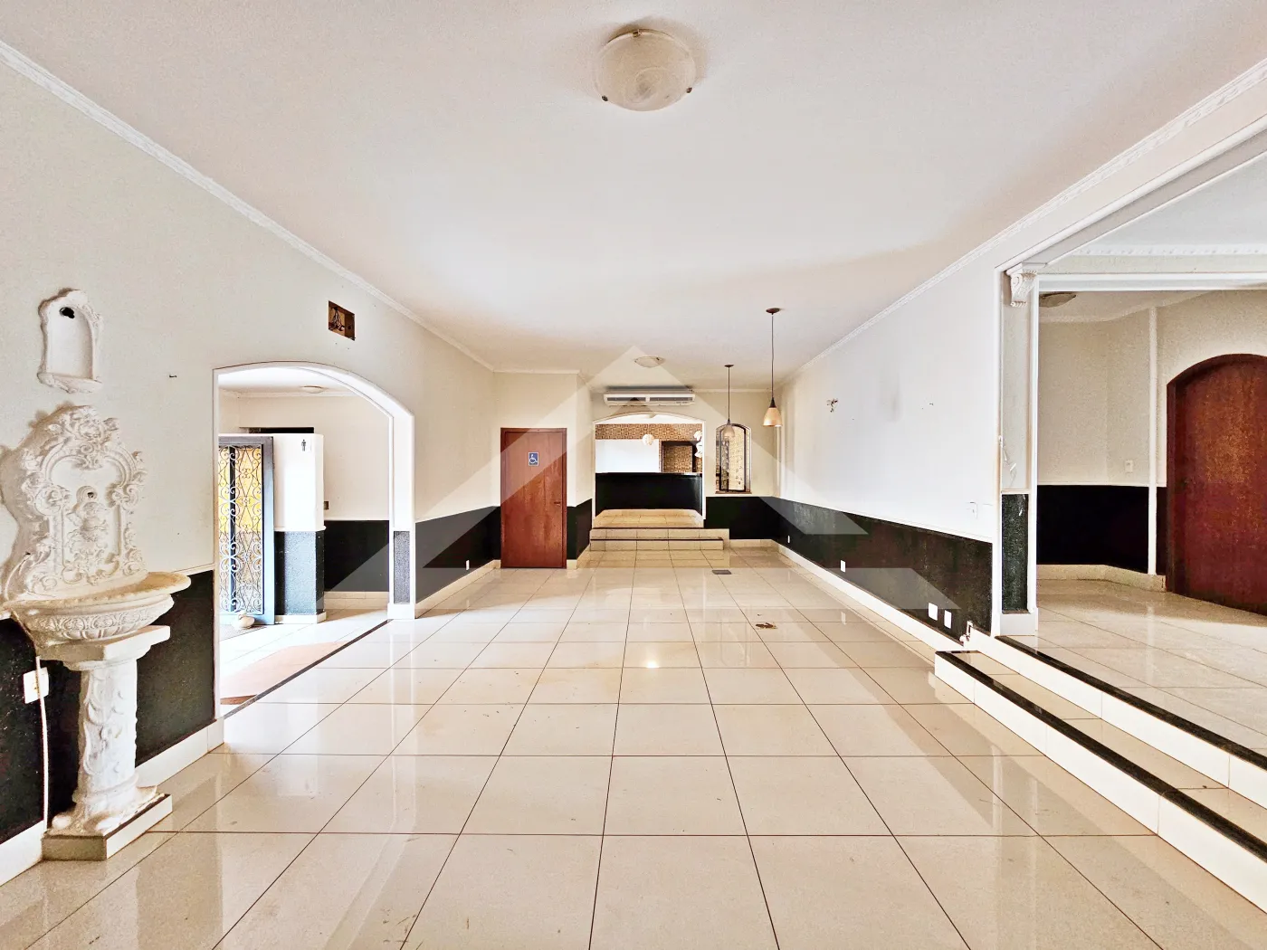 Alugar Comercial / Imóvel Comercial em Ribeirão Preto R$ 15.000,00 - Foto 1