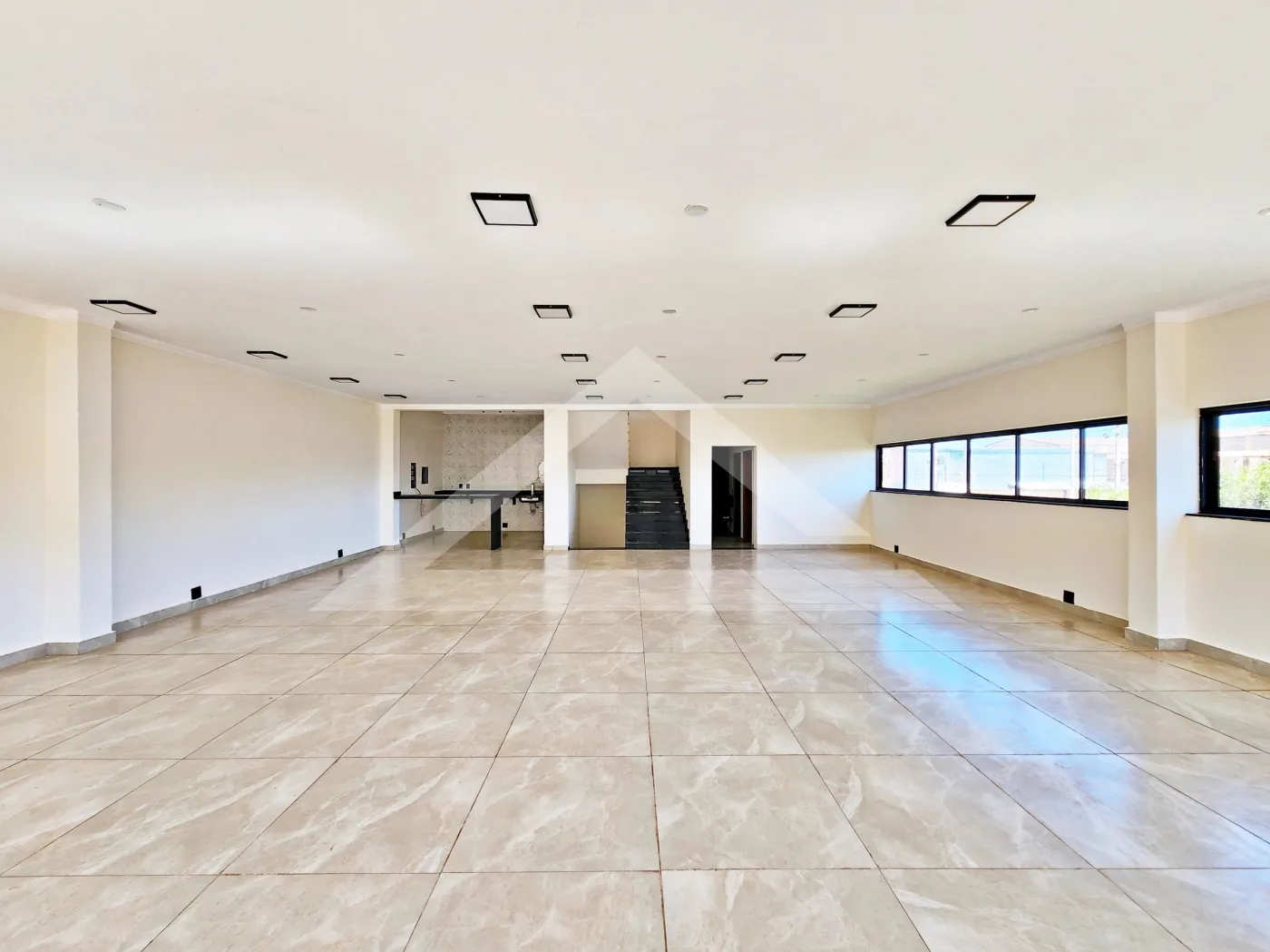 Alugar Comercial / Galpão em Cravinhos R$ 27.000,00 - Foto 9