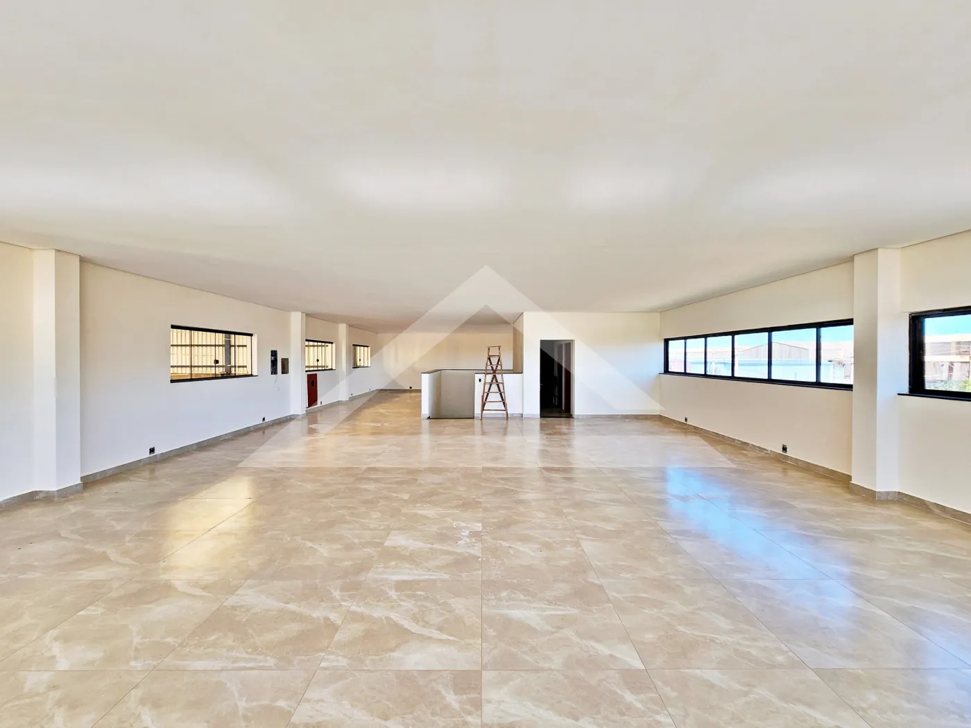 Alugar Comercial / Galpão em Cravinhos R$ 27.000,00 - Foto 15