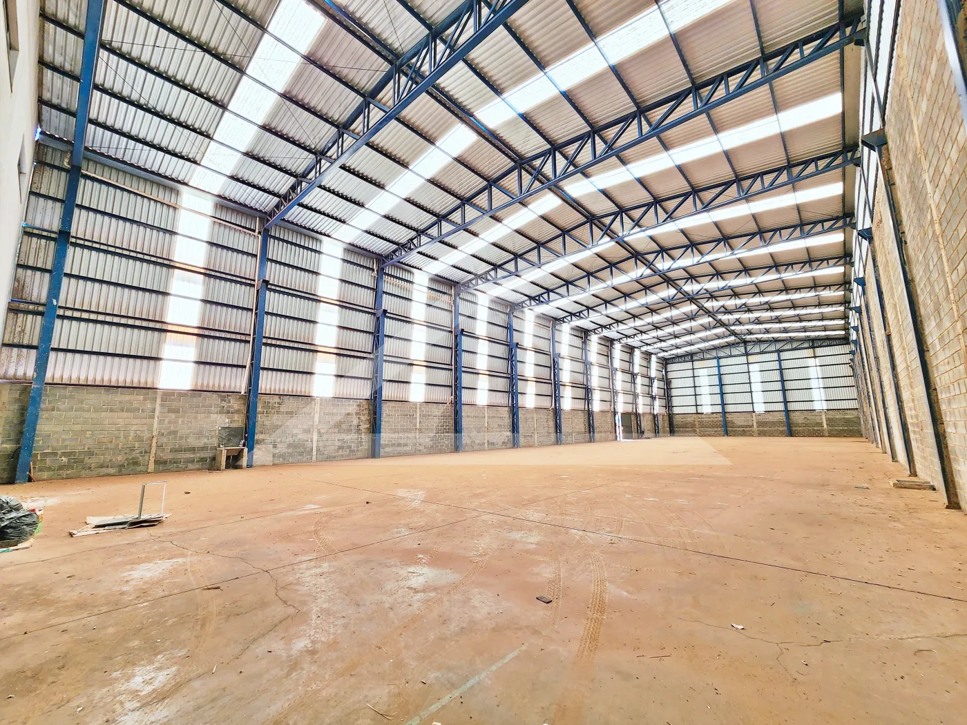 Alugar Comercial / Galpão em Cravinhos R$ 27.000,00 - Foto 17