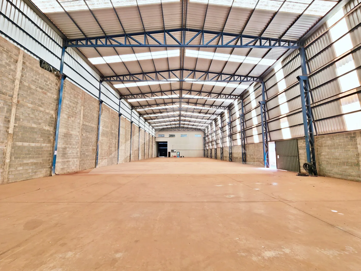 Alugar Comercial / Galpão em Cravinhos R$ 27.000,00 - Foto 19