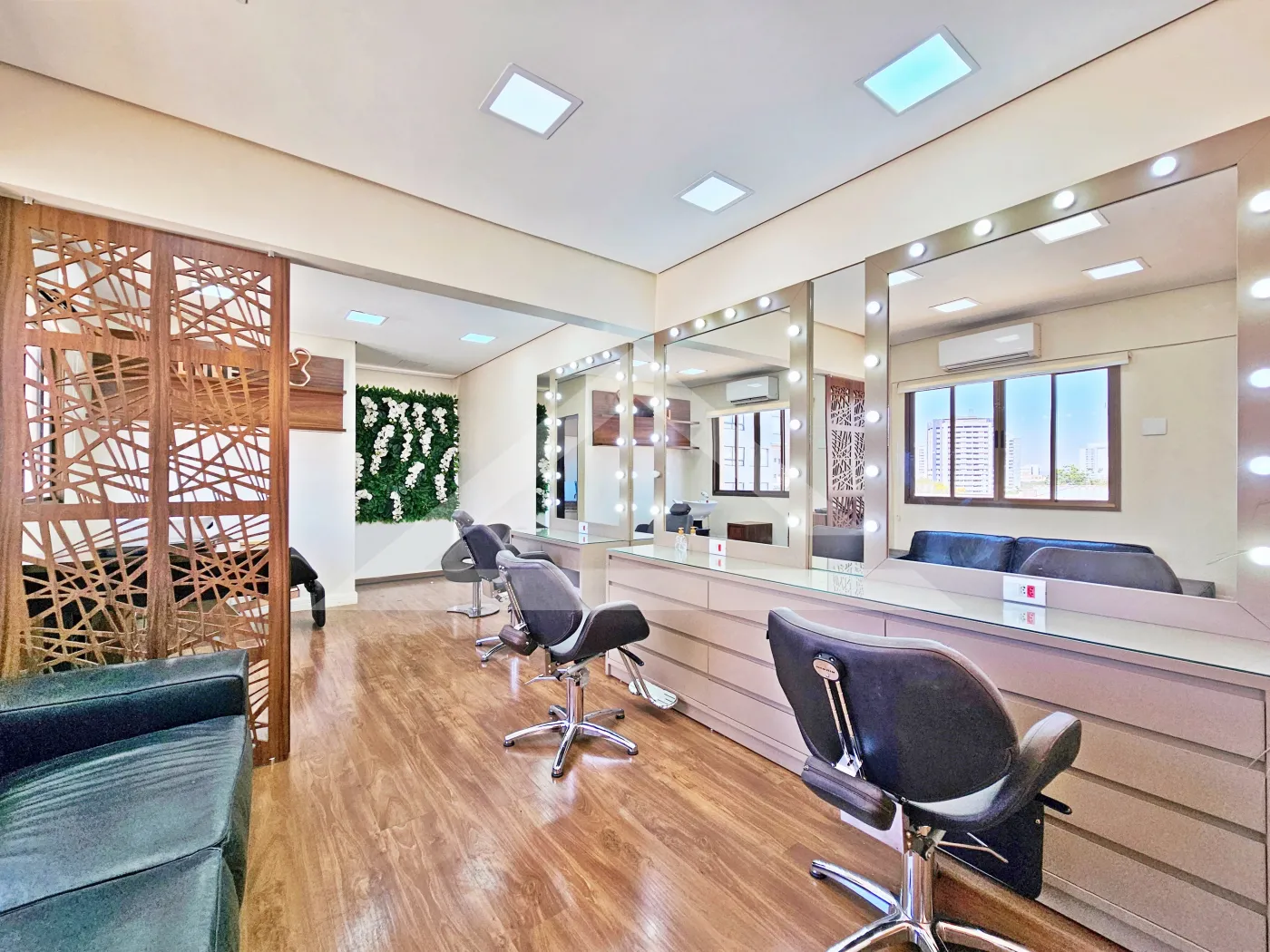 Alugar Comercial / Sala em Ribeirão Preto R$ 2.500,00 - Foto 2