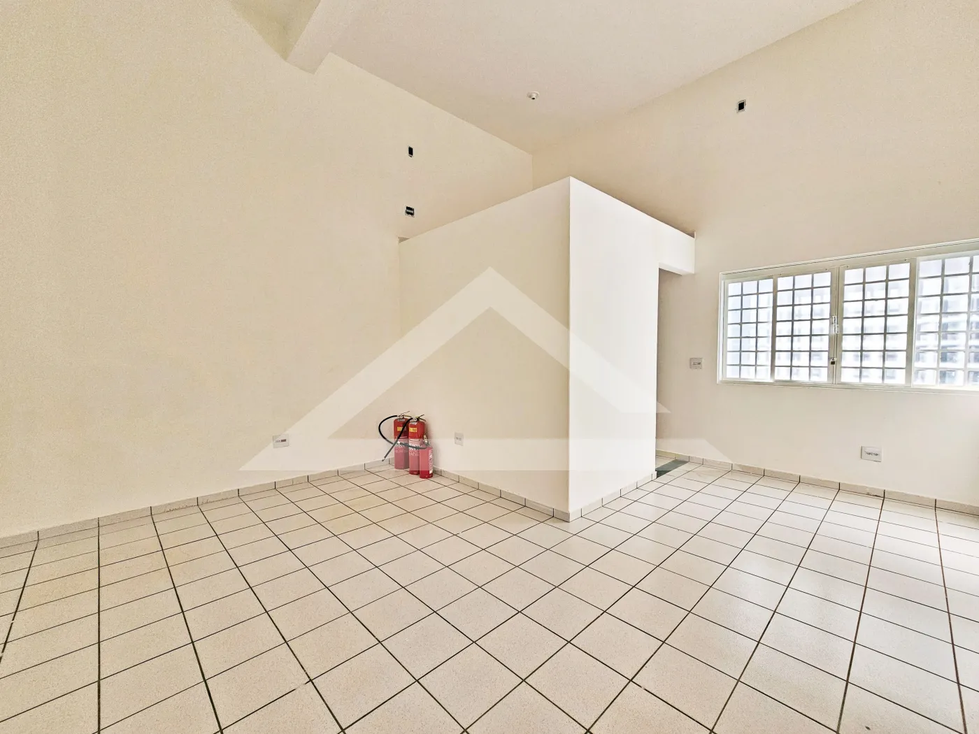 Alugar Comercial / Imóvel Comercial em Ribeirão Preto R$ 1.490,00 - Foto 2