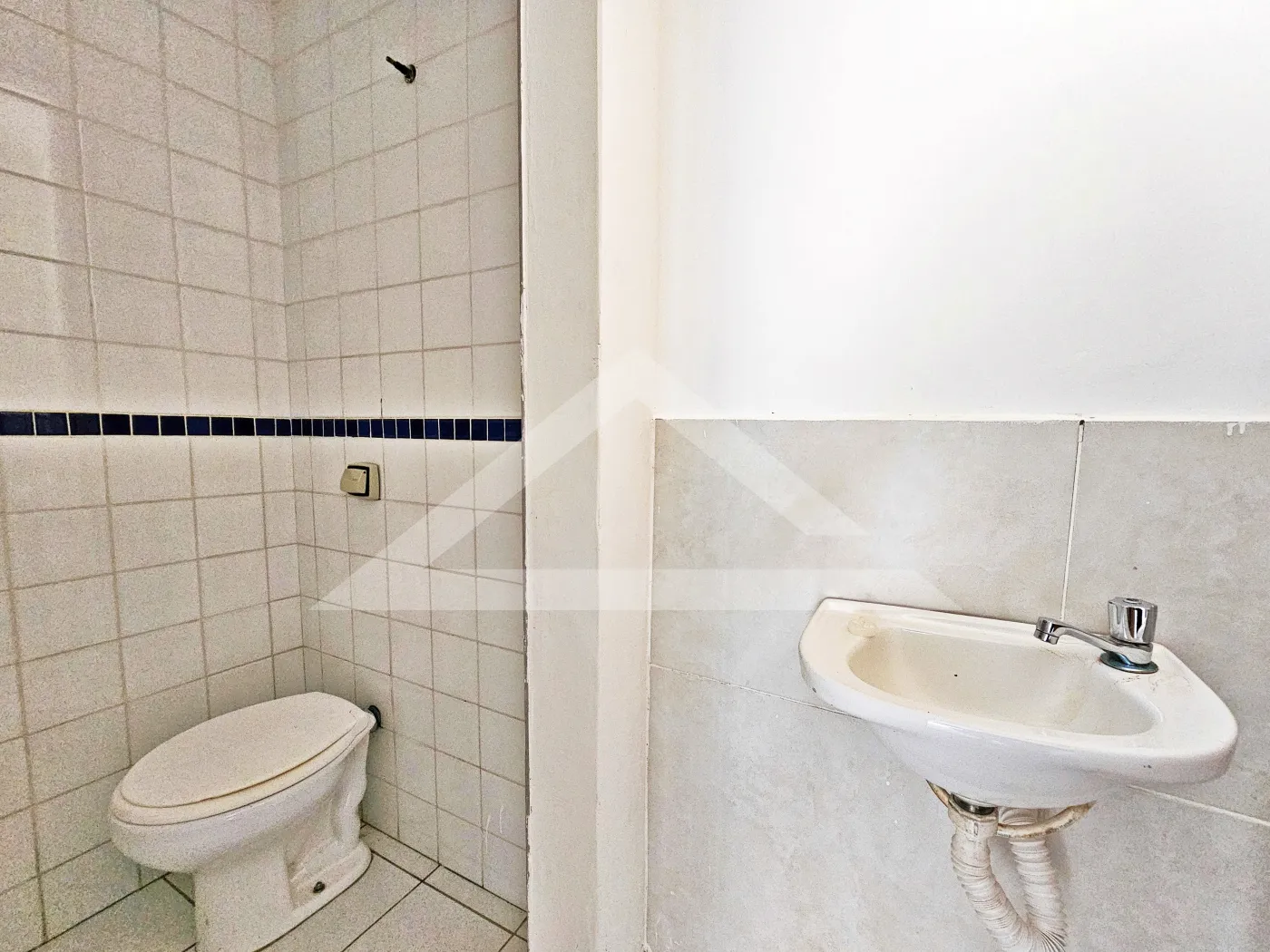 Alugar Comercial / Imóvel Comercial em Ribeirão Preto R$ 1.490,00 - Foto 5