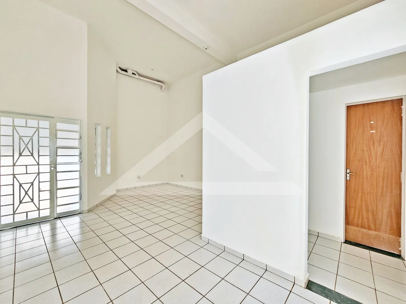 Alugar Comercial / Imóvel Comercial em Ribeirão Preto R$ 1.490,00 - Foto 3