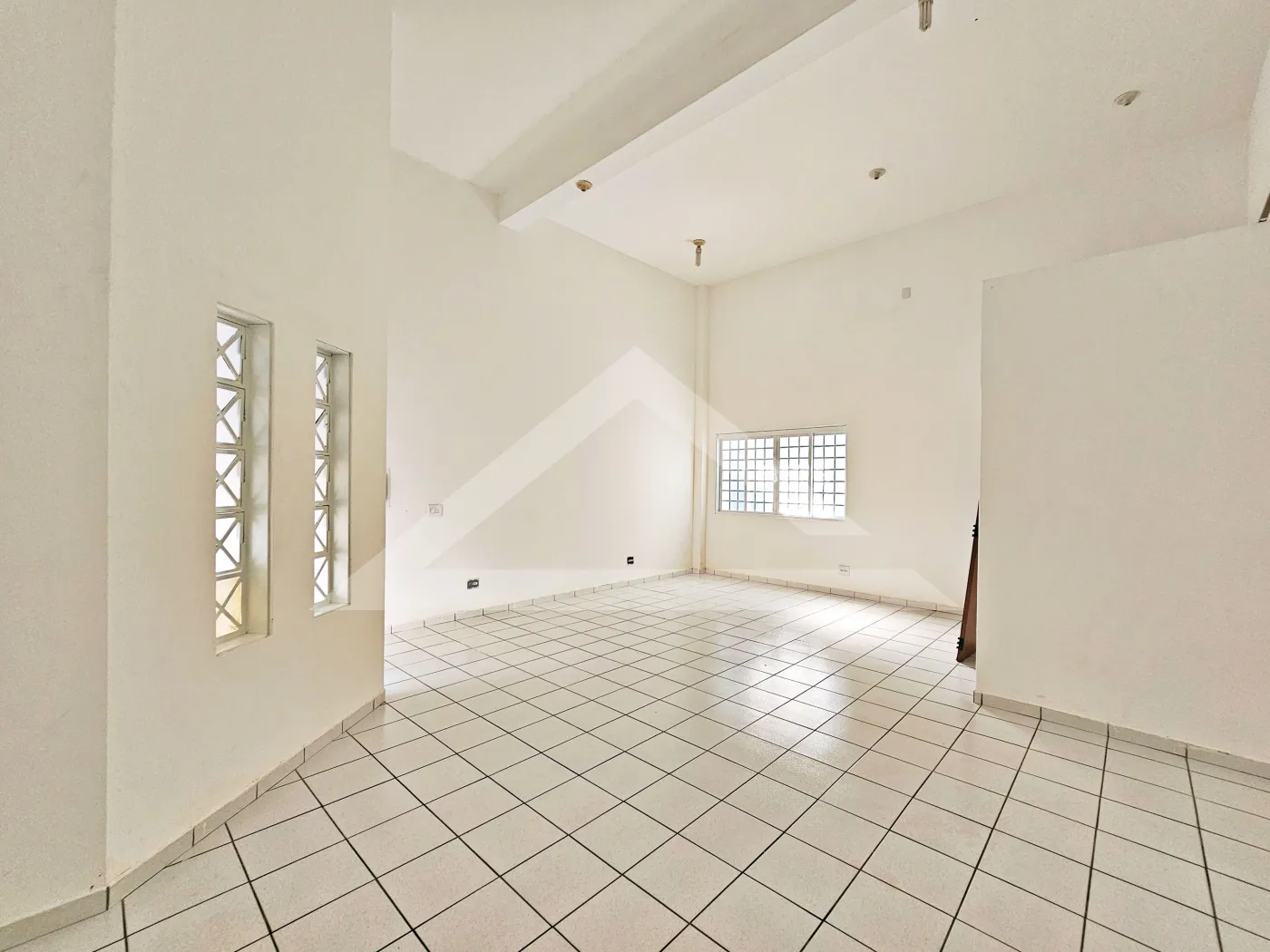 Alugar Comercial / Imóvel Comercial em Ribeirão Preto R$ 1.290,00 - Foto 1