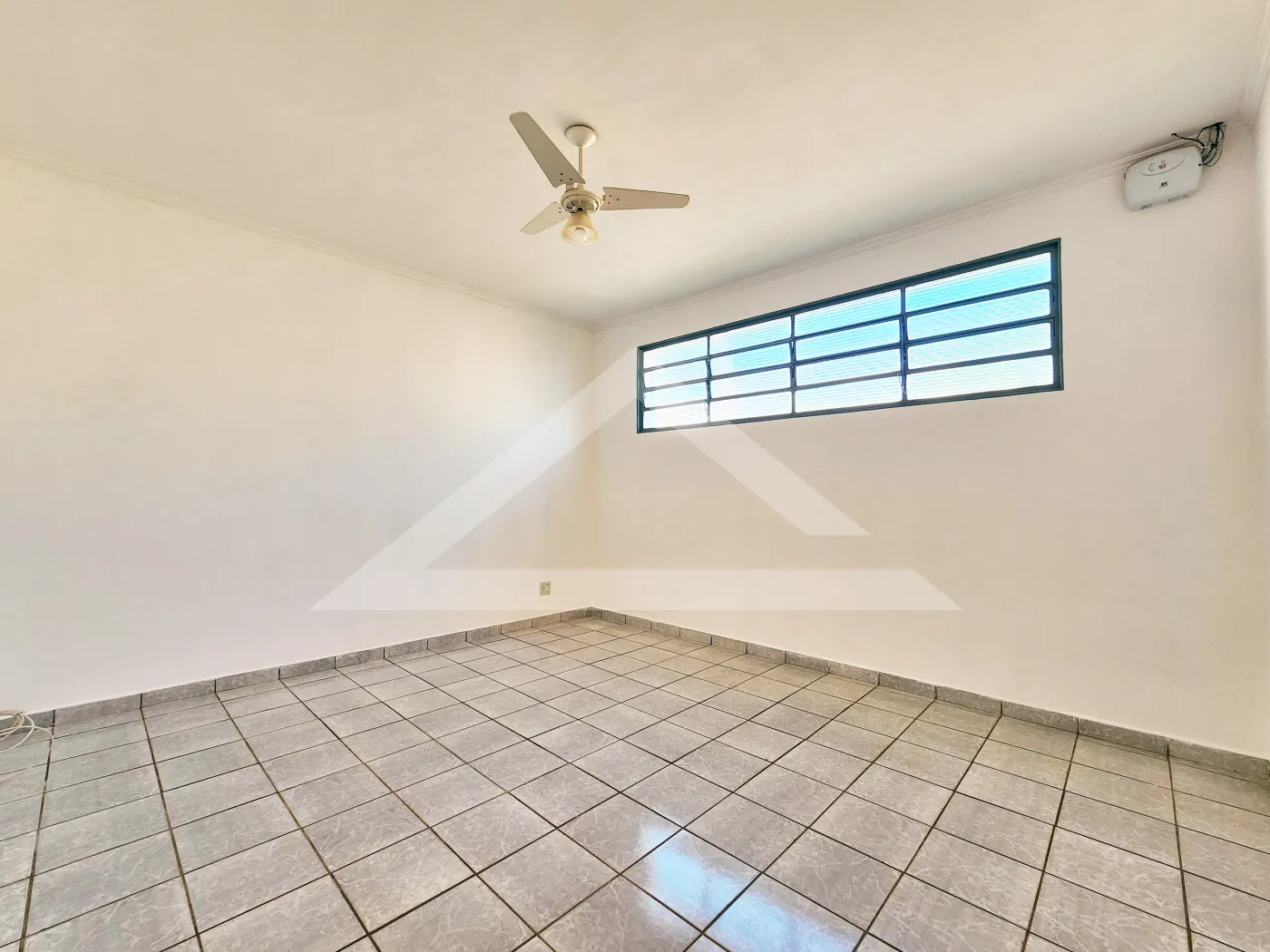 Alugar Casa / Térrea Padrão em Ribeirão Preto R$ 1.700,00 - Foto 2