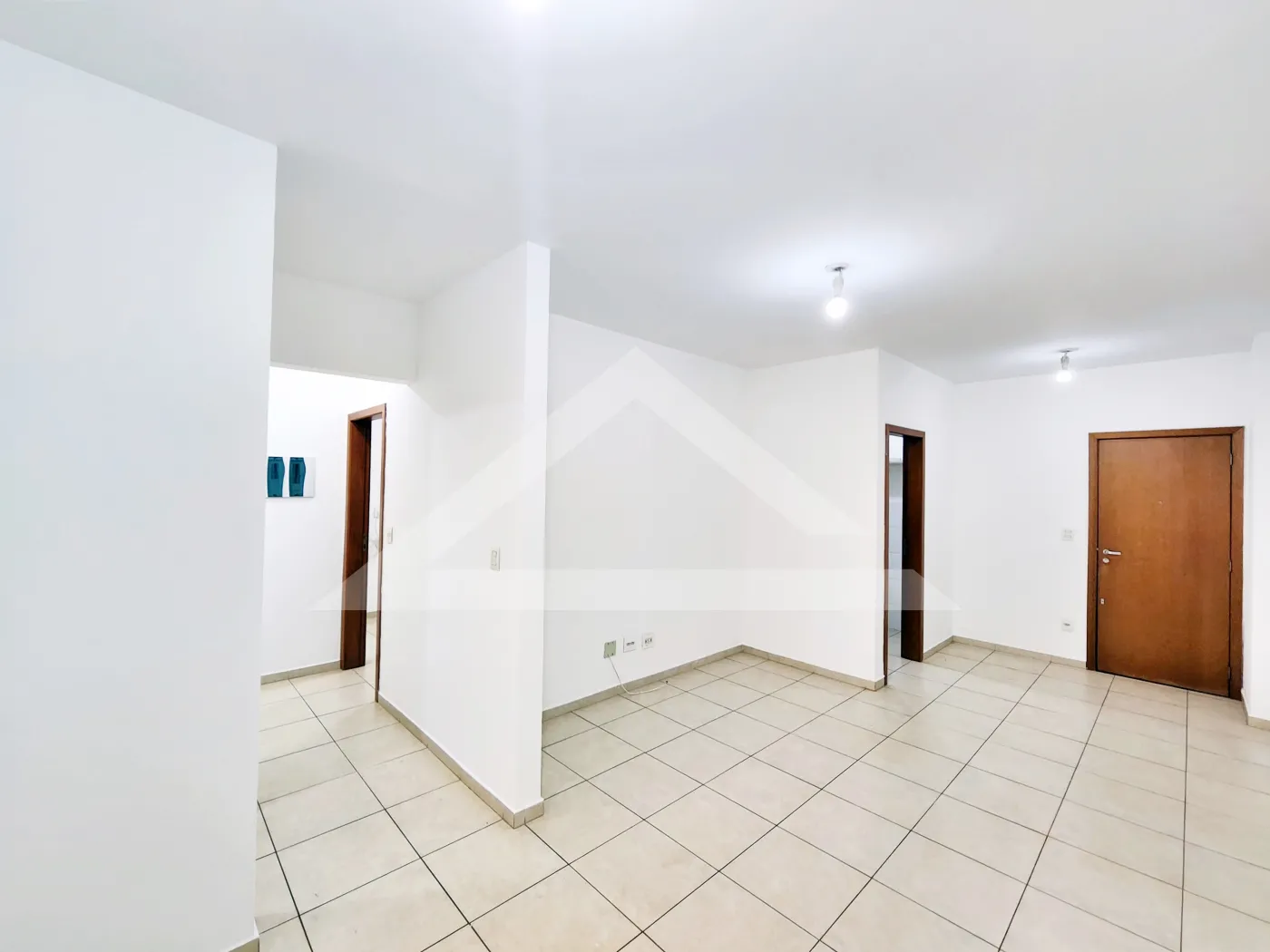 Alugar Apartamento / Padrão em Ribeirão Preto R$ 2.200,00 - Foto 2