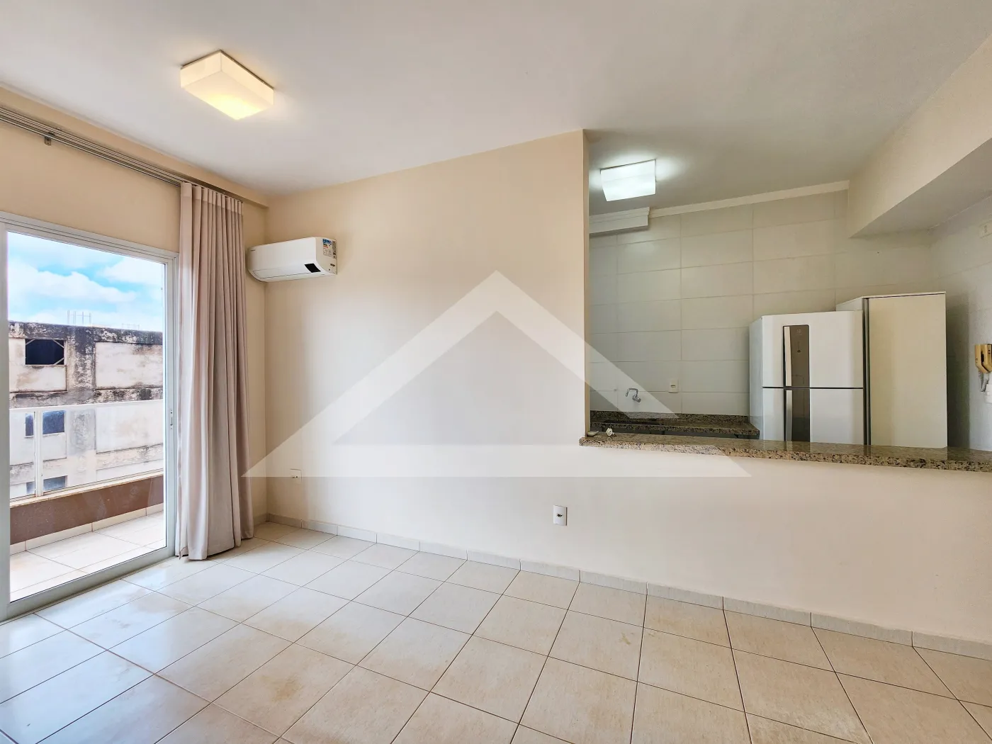 Alugar Apartamento / Padrão em Ribeirão Preto R$ 1.500,00 - Foto 2