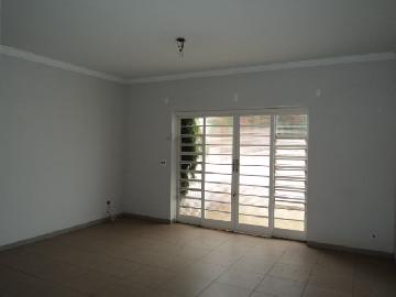 Alugar Casa / Padrão em Ribeirão Preto. apenas R$ 1.900,00