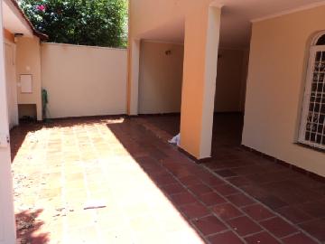 Alugar Casa / Padrão em Ribeirão Preto. apenas R$ 2.700,00