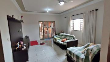 Alugar Casa / Condomínio em Cravinhos. apenas R$ 750.000,00