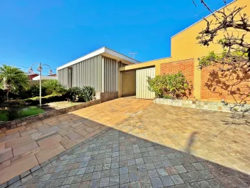 Alugar Casa / Padrão em Ribeirão Preto. apenas R$ 900.000,00