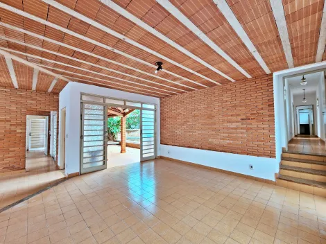 Alugar Casa / Padrão em Ribeirão Preto. apenas R$ 3.900,00