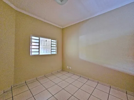 Alugar Casa / Padrão em Ribeirão Preto. apenas R$ 2.000,00